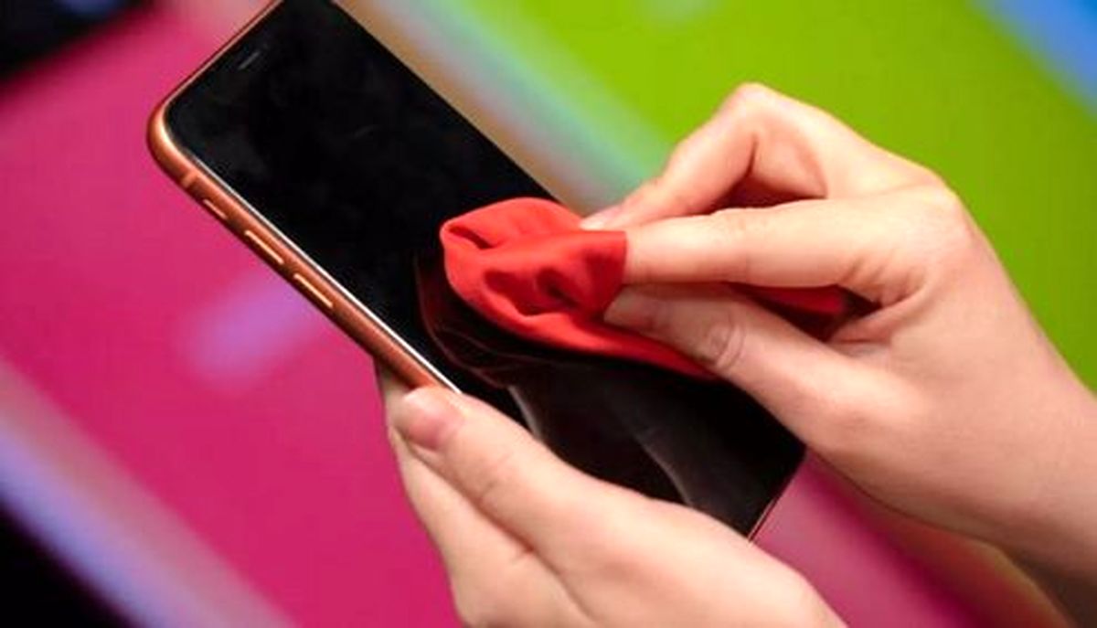 روش صحیح ضدعفونی تلفن همراه از زبان یک تعمیرکار +فیلم