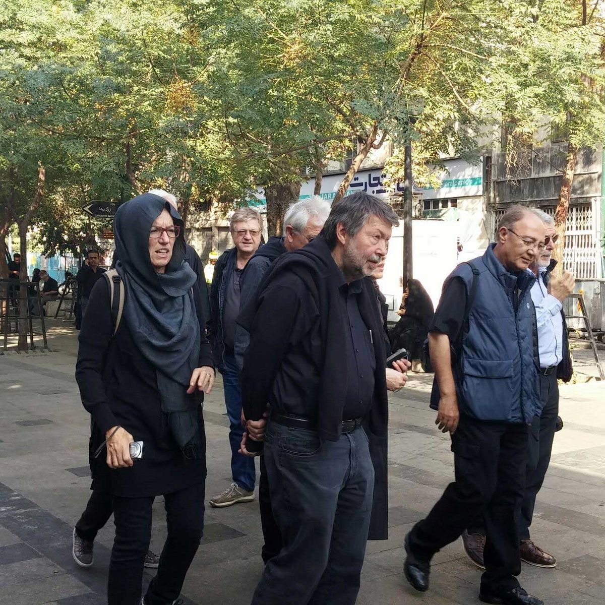 عکس: پوشش گردشگر زن اروپایی در روز عاشورا