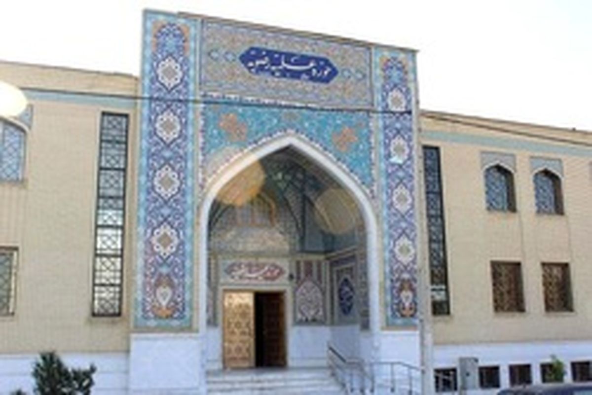 دولت باید به حوزه علمیه بودجه بدهد؟