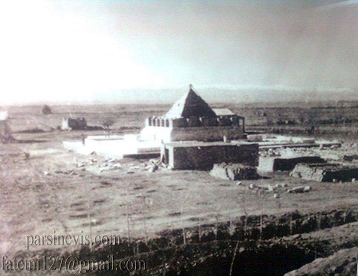 آرامگاه فردوسی در سال 1310 /عکس