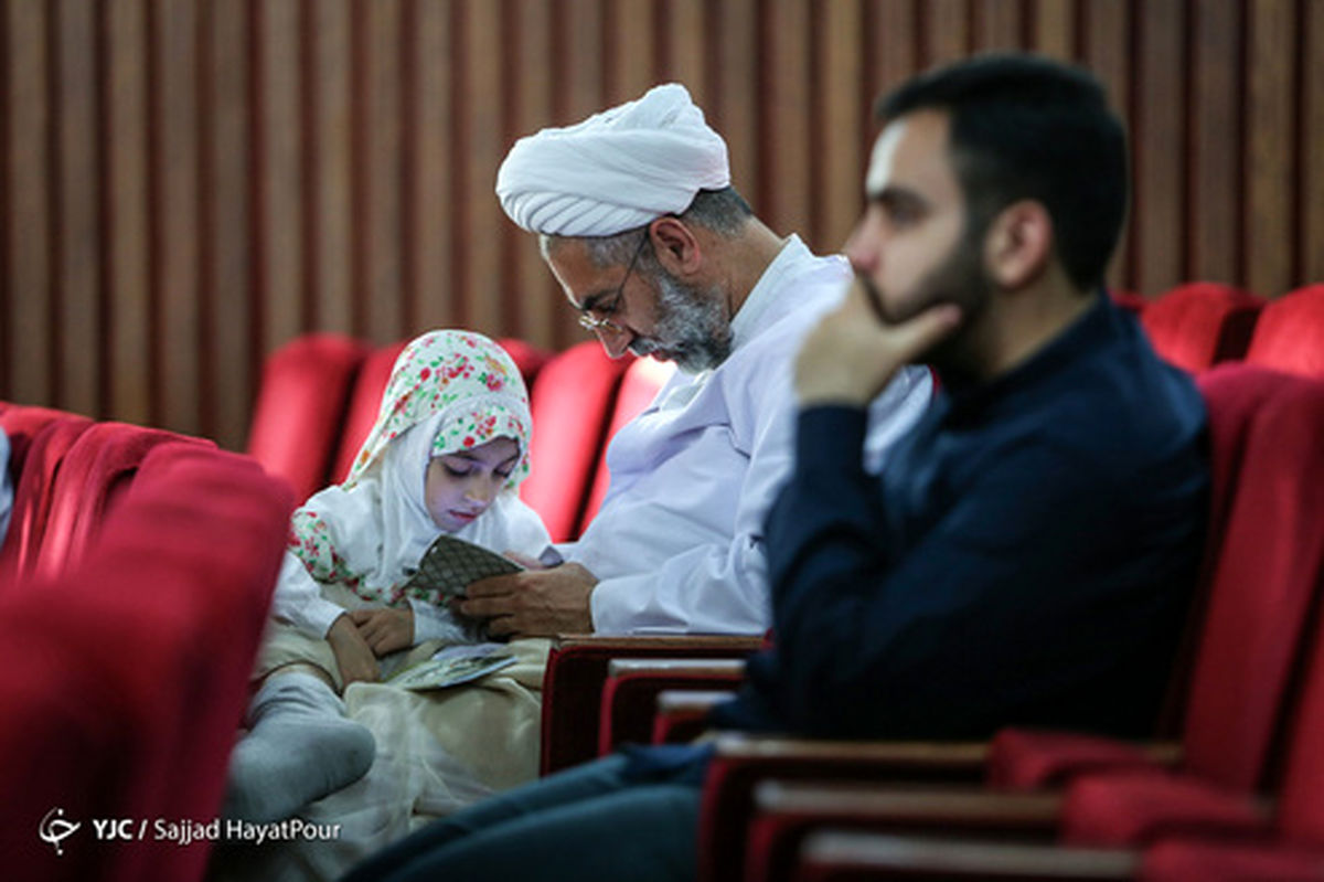 تصاویر: رونمایی از کتاب شرح نهج البلاغه اثر رهبر انقلاب