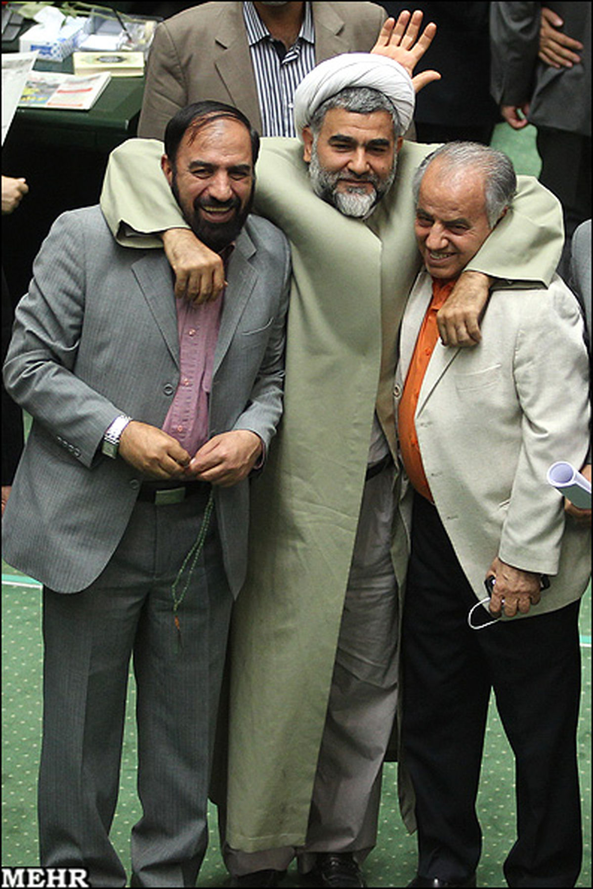 یادگاری زورمندانه در مجلس/عکس