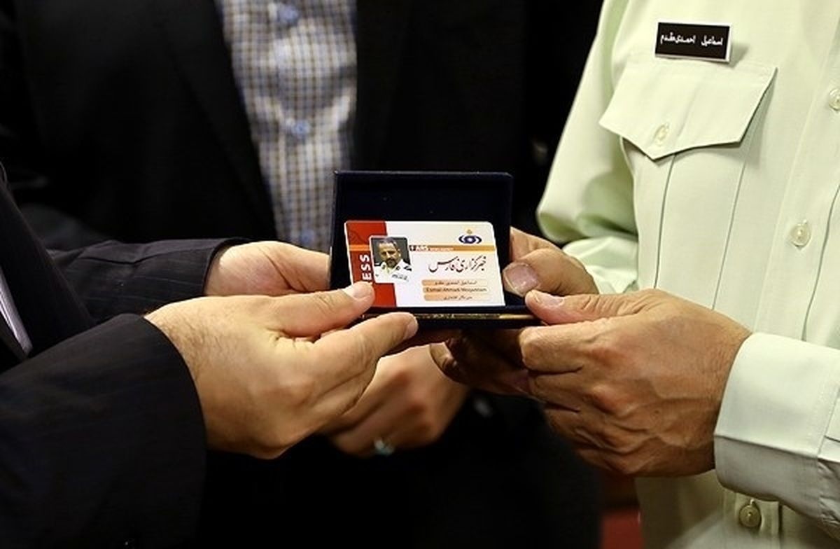 کارت خبرنگاری فرمانده ناجا /عکس