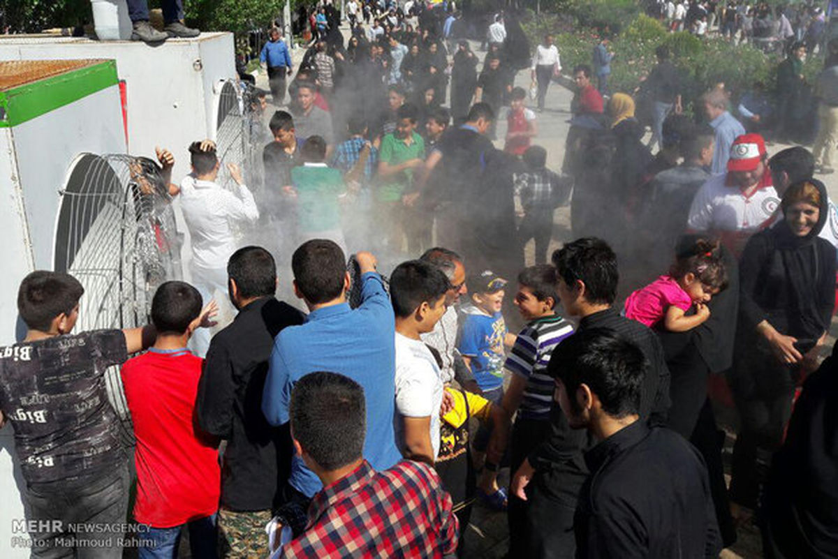 تصاویر: حضور پرشور مردم در حرم مطهر امام راحل