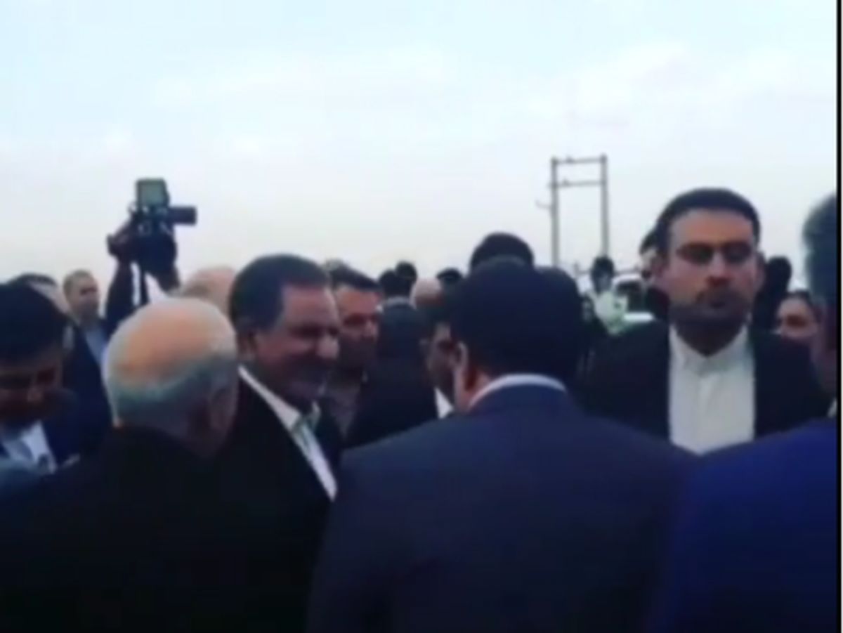 صف طویل برای دست‌دادن با جهانگیری! +عکس