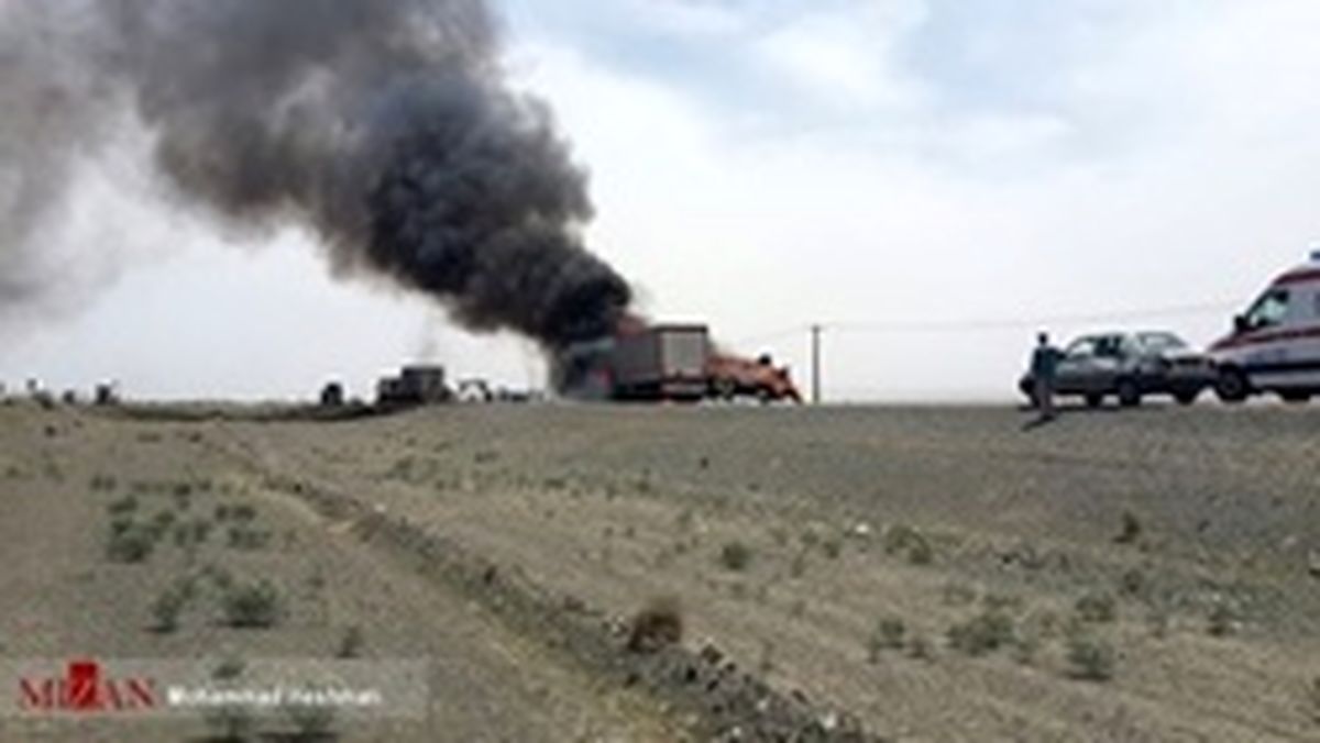 تصادف تریلی با کامیون در جاده سبزوار- نیشابور +عکس