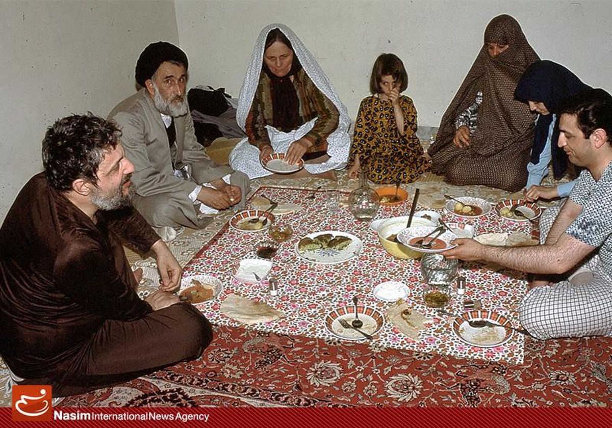 عکس دیده نشده امام موسی صدر درجمع خانواده