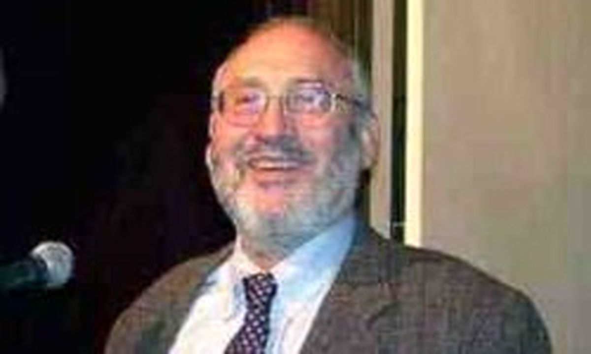 انتقاد برنده نوبل اقتصاد از سیاست بوش