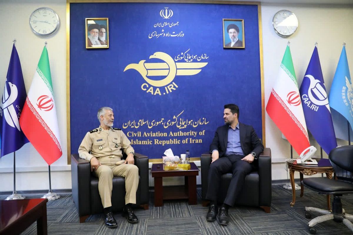 دریادار سیاری: تاب آوری بالای مردم در شرایط فعلی، وظیفه مسئولان را سنگین‌تر می‌کند