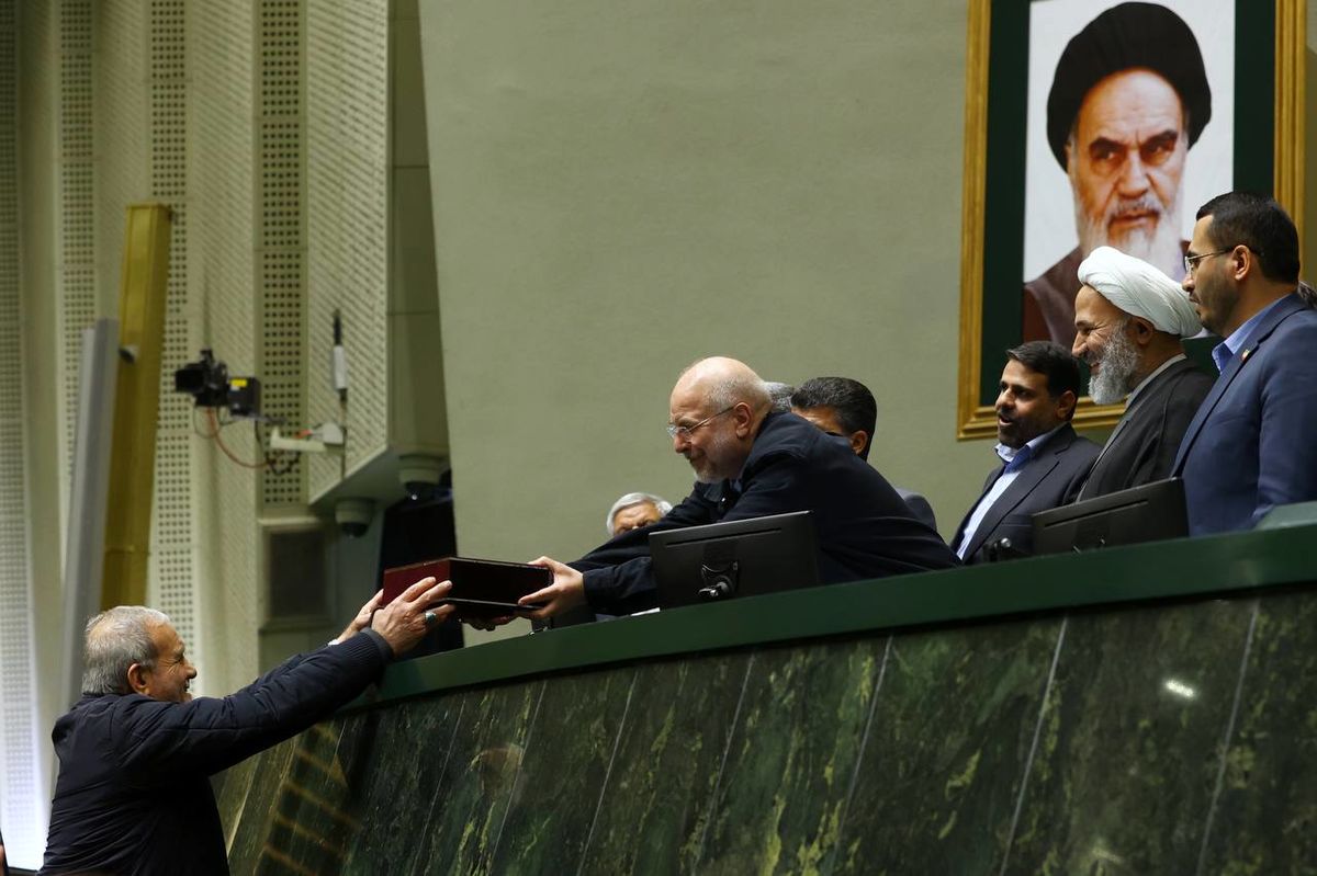 پزشکیان: انتقال آب پرهزینه و آسیب‌زا است