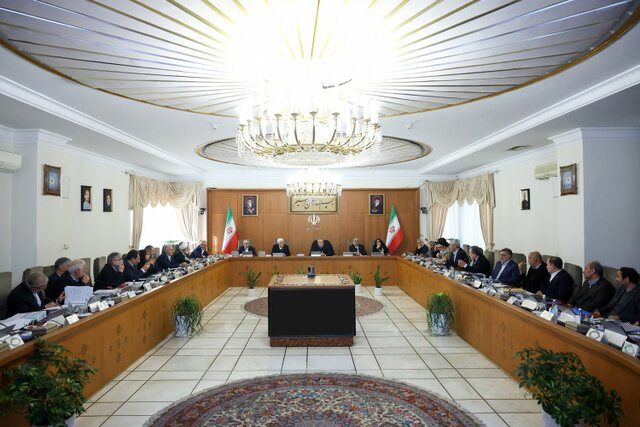 تاکید پزشکیان بر پیگیری مطالبات فعالان اقتصادی در دولت