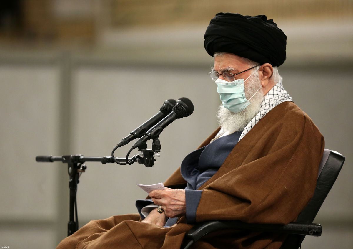 رهبر انقلاب: به پرستار نباید به چشم کارگر فصلی نگاه کرد
