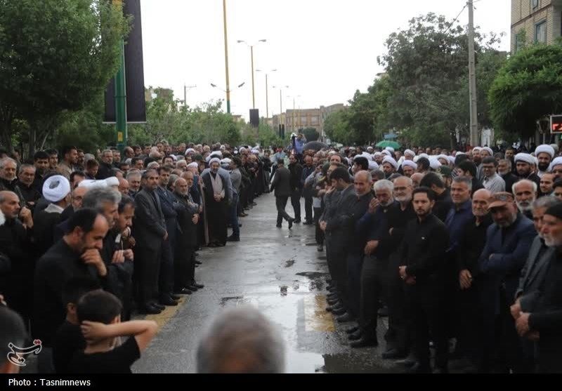 تصاویر: وداع مردم فامنین با آیت‌الله طه محمدی