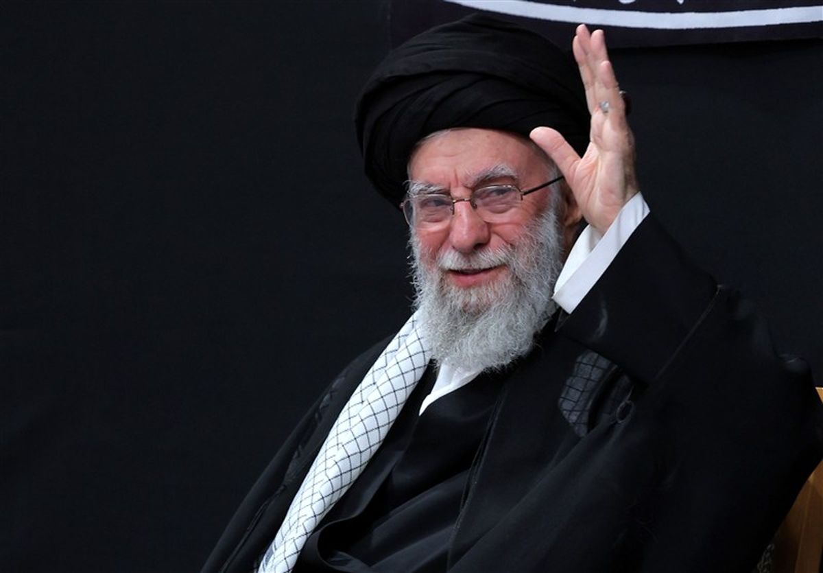 چه کسی نماز را بر پیکر  رهبر شهید انقلاب اقامه می‌کند