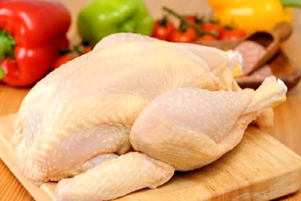 شوک جدید؛ قیمت مرغ با دلار ۱۳۰ هزار تومانی | قیمت مرغ تا ۲.۵ برابر می‌پرد؟