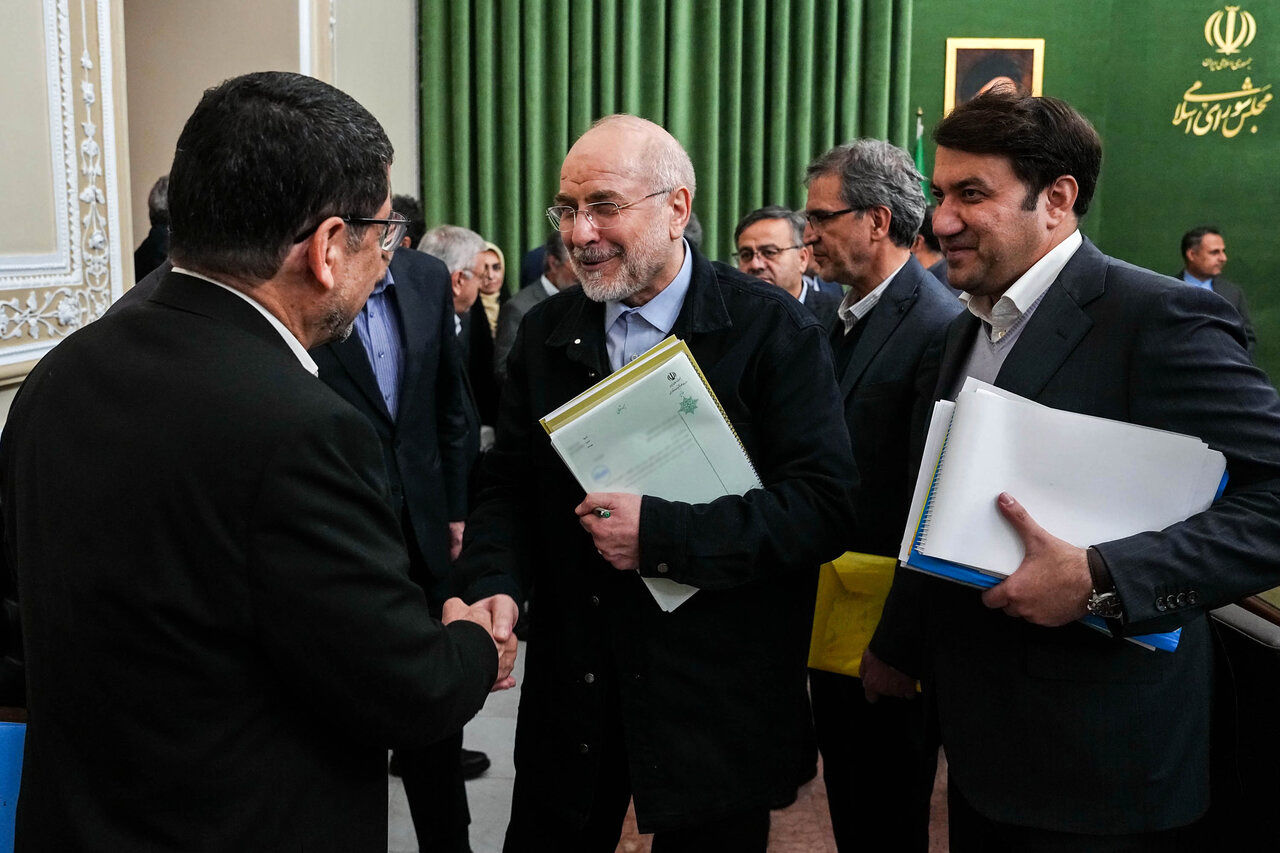 تصاویر: دیدار وزیر علوم و جمعی از رؤسای دانشگاه‌ها با قالیباف