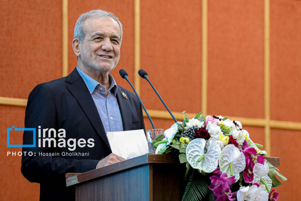 پزشکیان: خودمان باید شهر و جامعه‌‌مان را بسازیم؛ منتظر پول دولت نباشیم