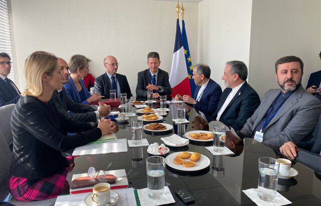 گفت‌وگوی فشرده عراقچی با تروئیکای اروپا