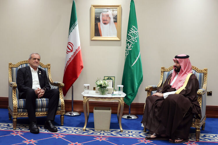 پزشکیان: عربستان میتواند نقش مهمی در مسیر وحدت کشورهای اسلامی ایفا کند