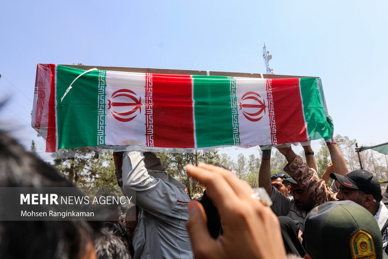 تشییع و تدفین پیکر شهدای حملات رژیم صهیونیستی در تهران