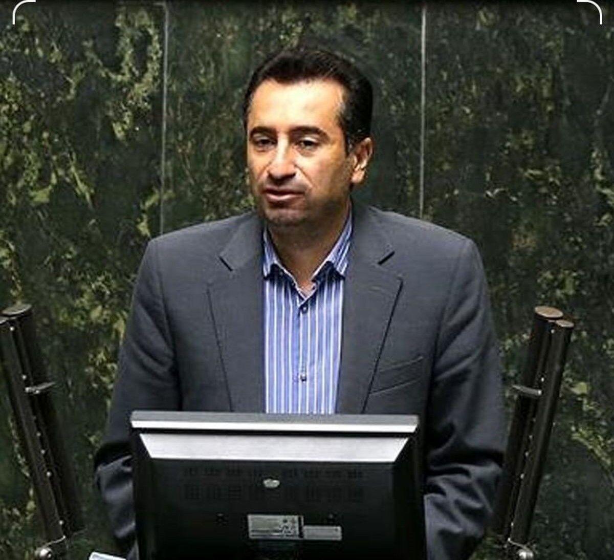  مصطفی پور دهقان: فضا را دوقطبی نکنیم