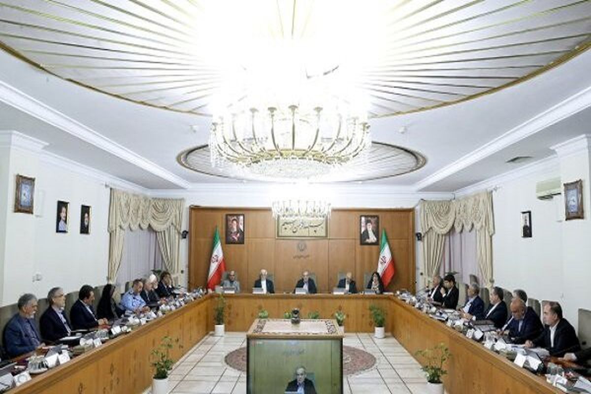 پزشکیان: باید معطلی کالا در بنادر به صفر نزدیک شود