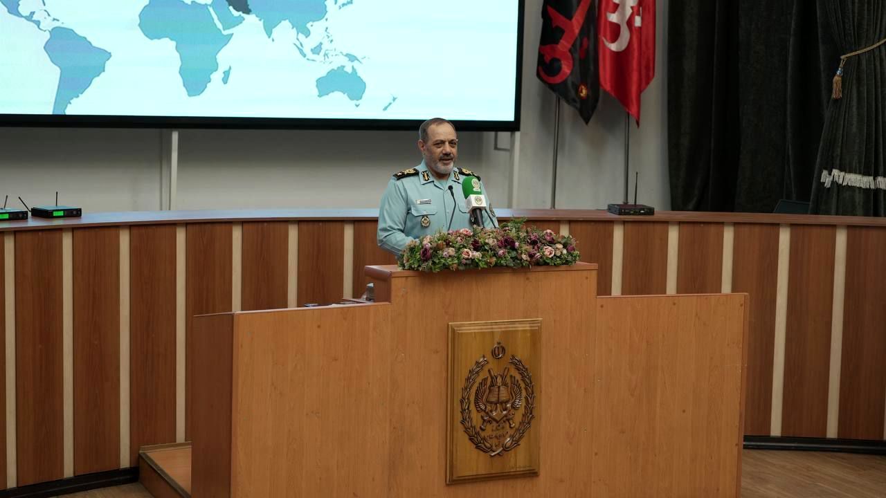 وزیر دفاع: دنیا در کشاکش برقراری یک نظام جدید است