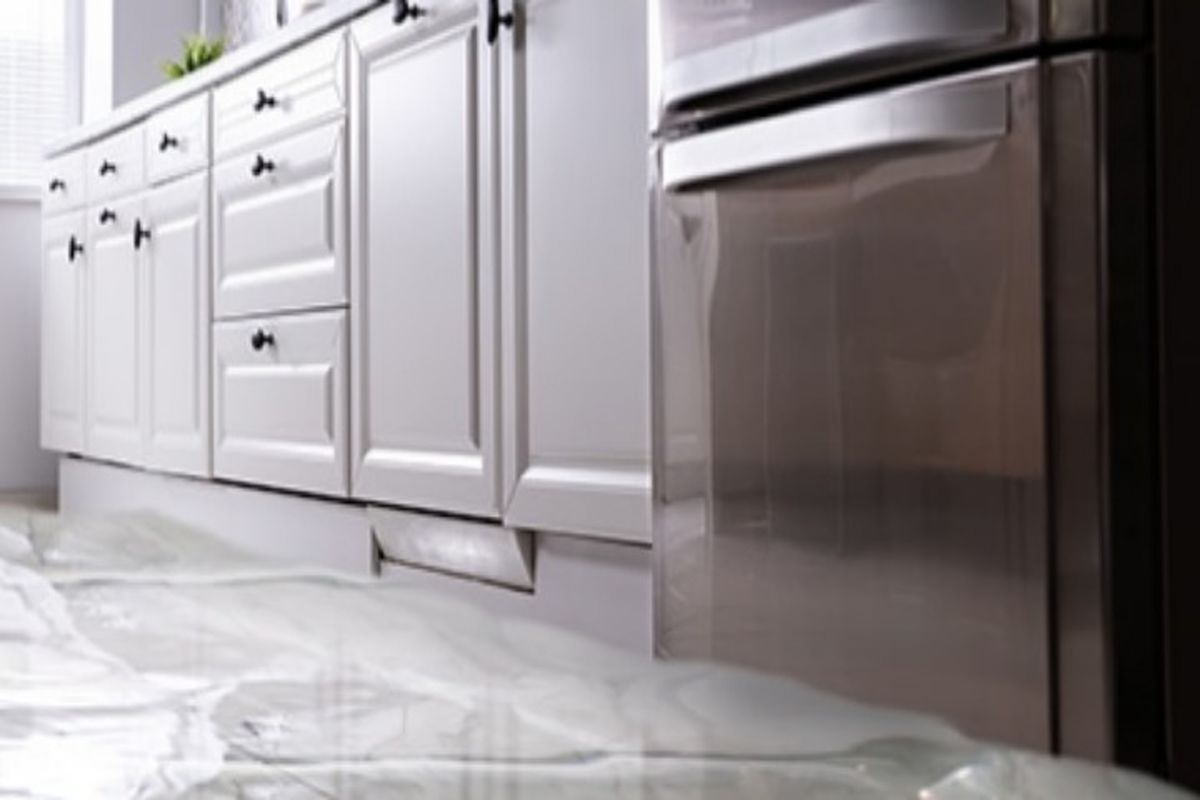 علت نشت آب از یخچال فریزر + راهکار تضمینی