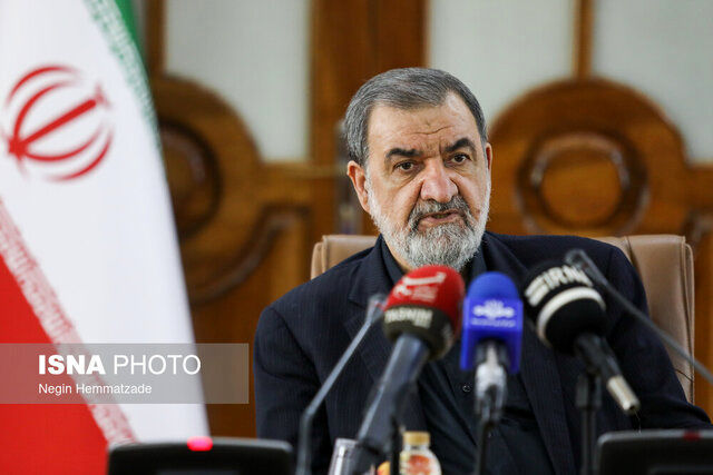 محسن رضایی: جهان صدای شکستن قدرت آمریکا را از خلیج فارس خواهد شنید