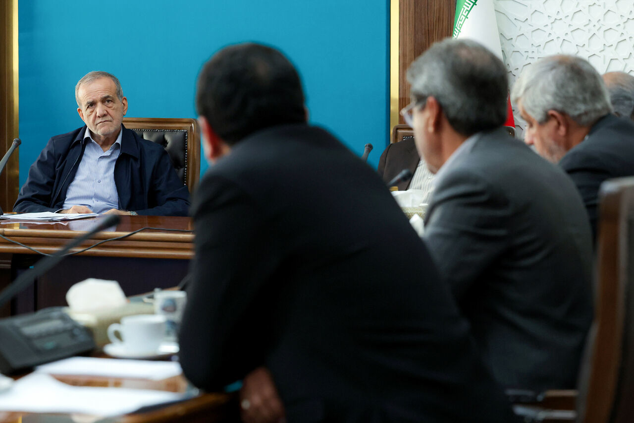 دلیل تورم از دیدگاه پزشکیان/ توان دفاعی کشور قابل مقایسه با قبل از جنگ نیست