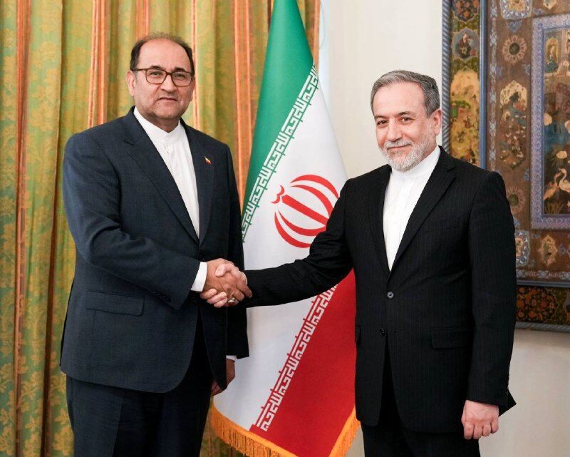 دیدار سفیر جدید ایران در بنگلادش با عراقچی