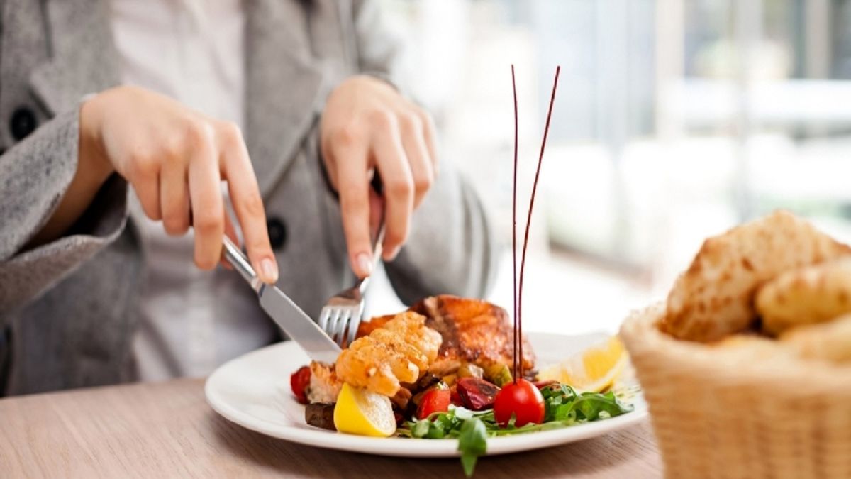چای زنجبیل یا چای نعناع را امتحان کنید