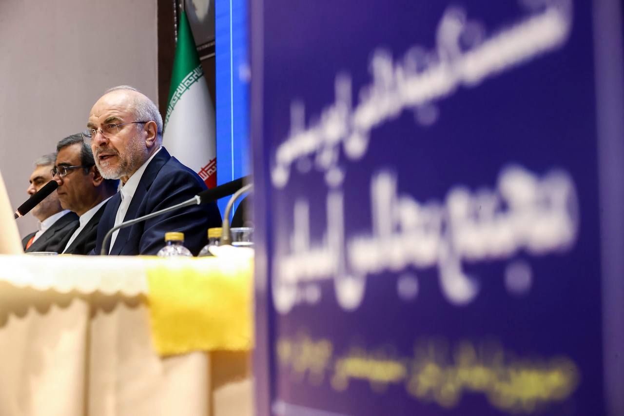 تصاویر: سخنرانی قالیباف در مراسم افتتاحیه نشست  (APA)