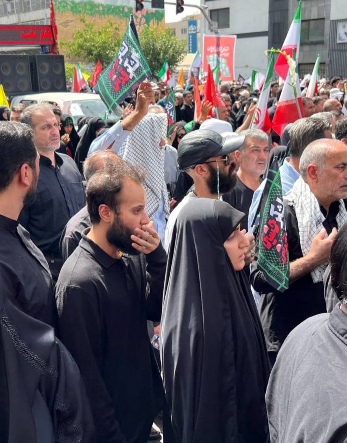 فرزند شهید سلیمانی: هر وقت با سردار حاجی‌زاده صحبت می‌کردم، شدت دلتنگی‌اش برای حاج قاسم را می‌دیدمفرزند شهید سلیمانی