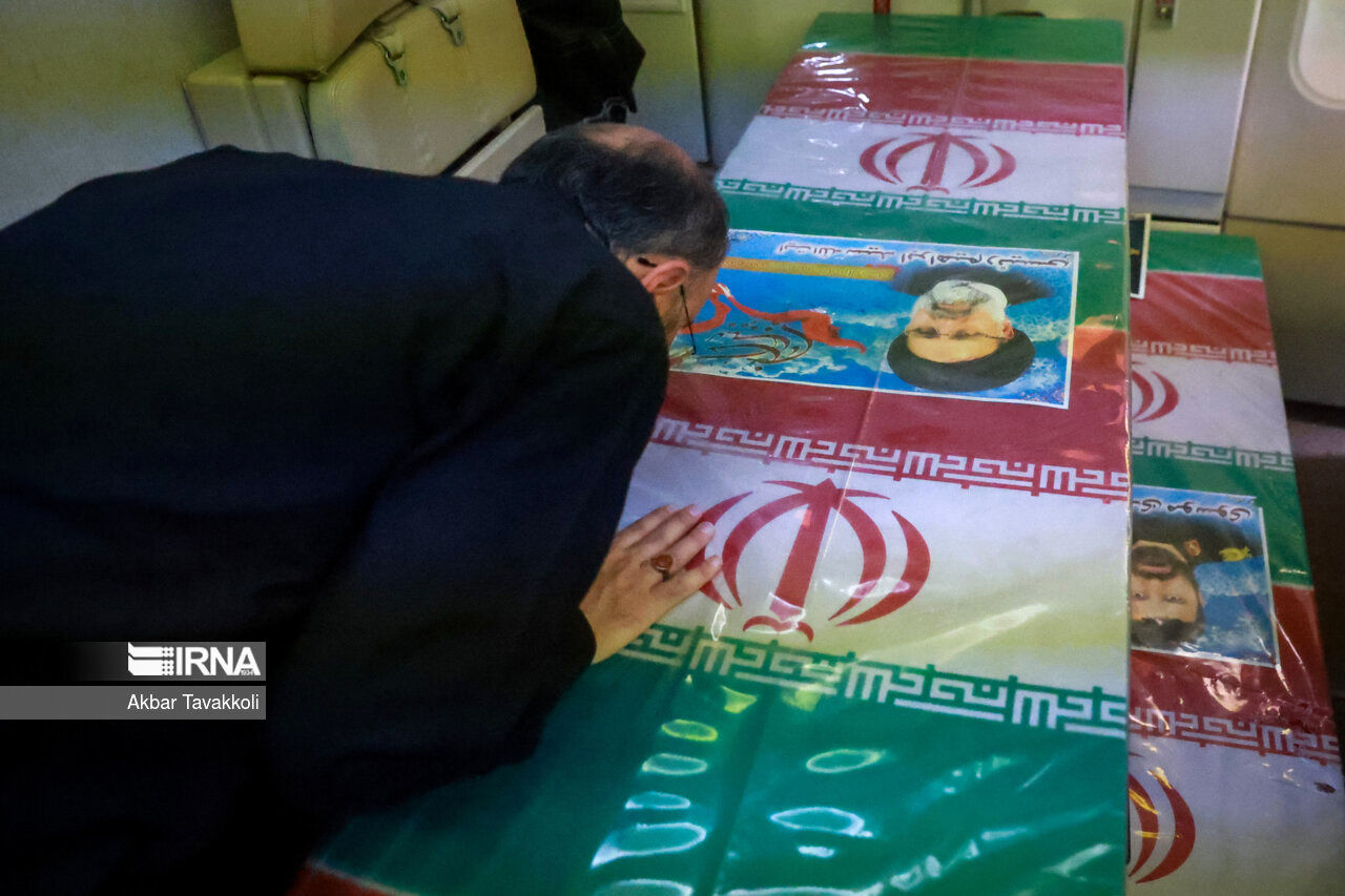 تصویری از سیل جمعیت در تشییع خادم الرضا