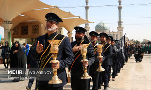 دسته عزای خادمان حرم بانوی کرامت در روز شهادت امام رضا(ع)