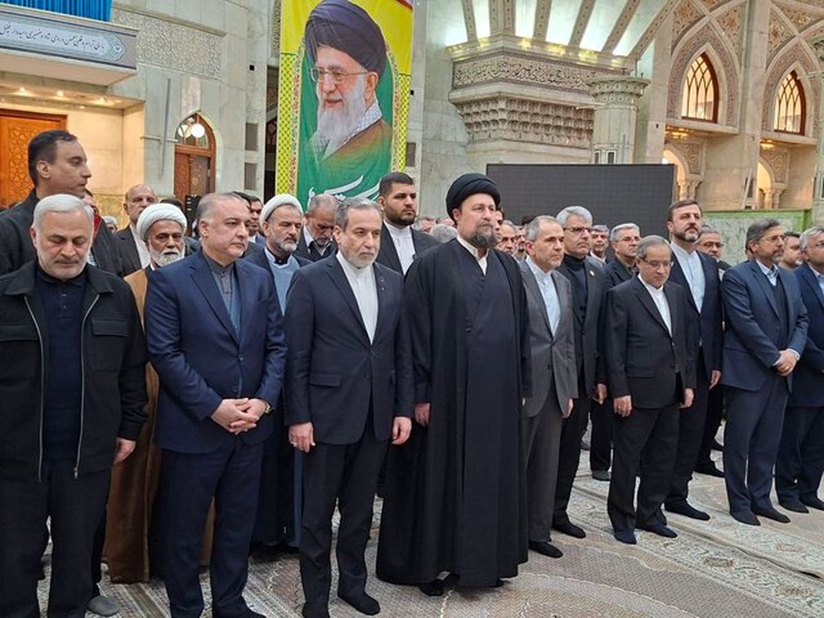 تجدید میثاق عراقچی و معاونان وزارت خارجه با آرمان‌های امام (ره)