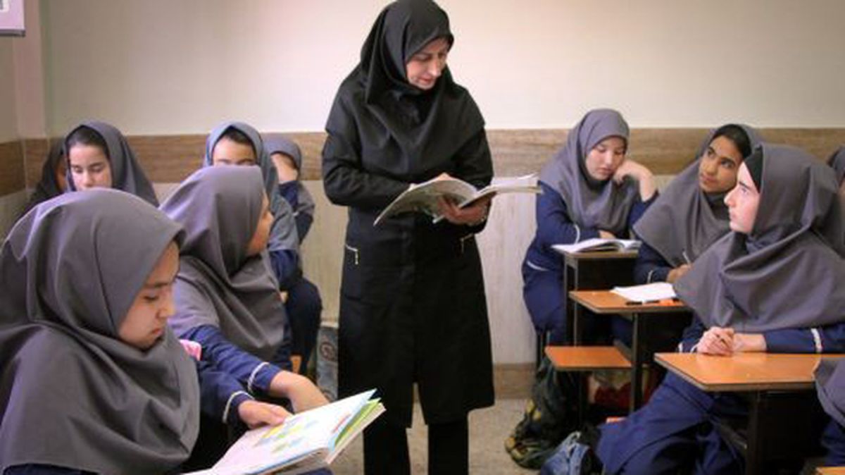 واریزی ۱۲.۵ میلیون به حقوق معلمان | معلمان حق‌التدریس سورپرایز شدند