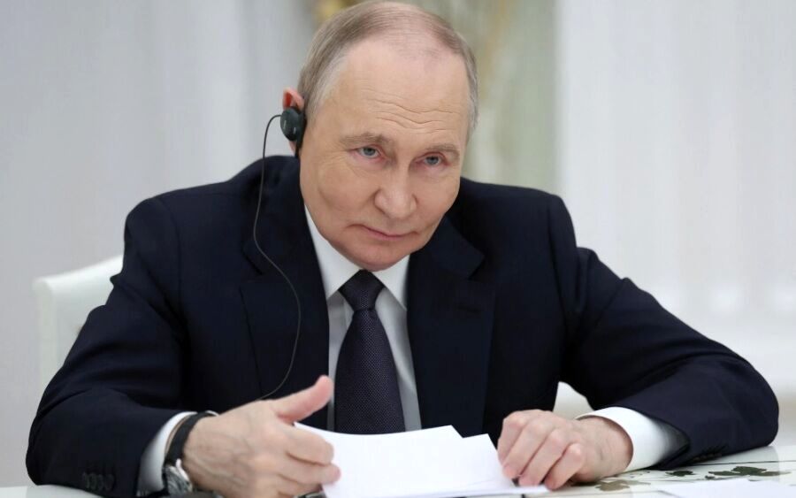 کنایه پوتین به رئیس‌جمهور اوکراین: هنرمند با استعدادی است