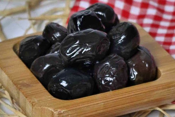 موز یا خرما؛ کدام یک برای کنترل قند خون شما بهتر است؟