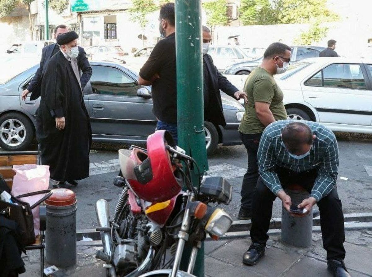 یک مسوول بلند پایه، میان مردم بی سر و صدا، بی خدم و حشم +عکس