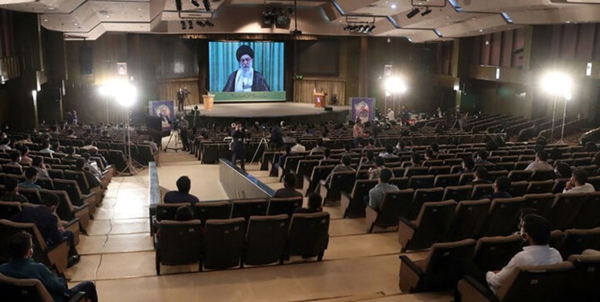  شیوه مواجهه رهبر انقلاب با انتقادات تند یک دانشجو +فیلم