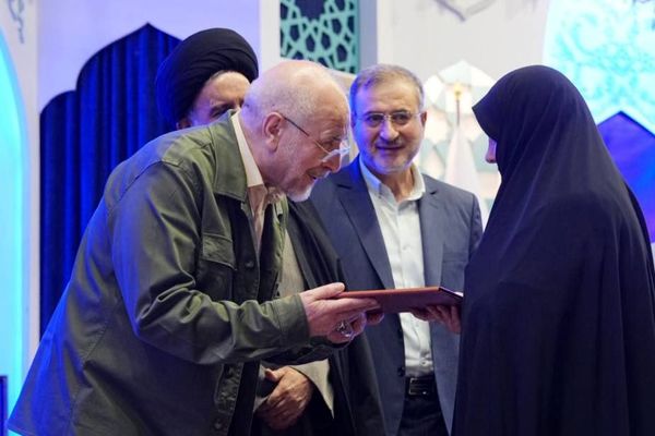 تصاویر: اجلاسیه ملی شهدای غریب اسارت با حضور قالیباف 