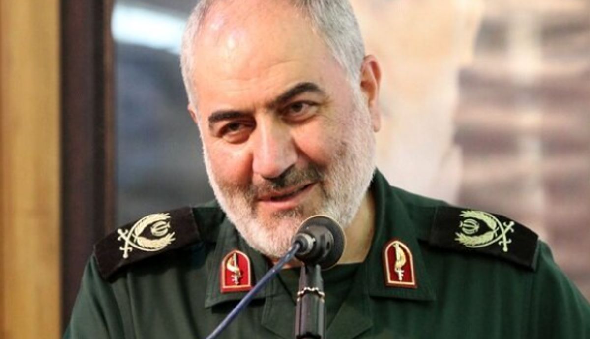 مقام سپاه: جوان آمریکایی عکس حاج قاسم روی لباس خود دارد