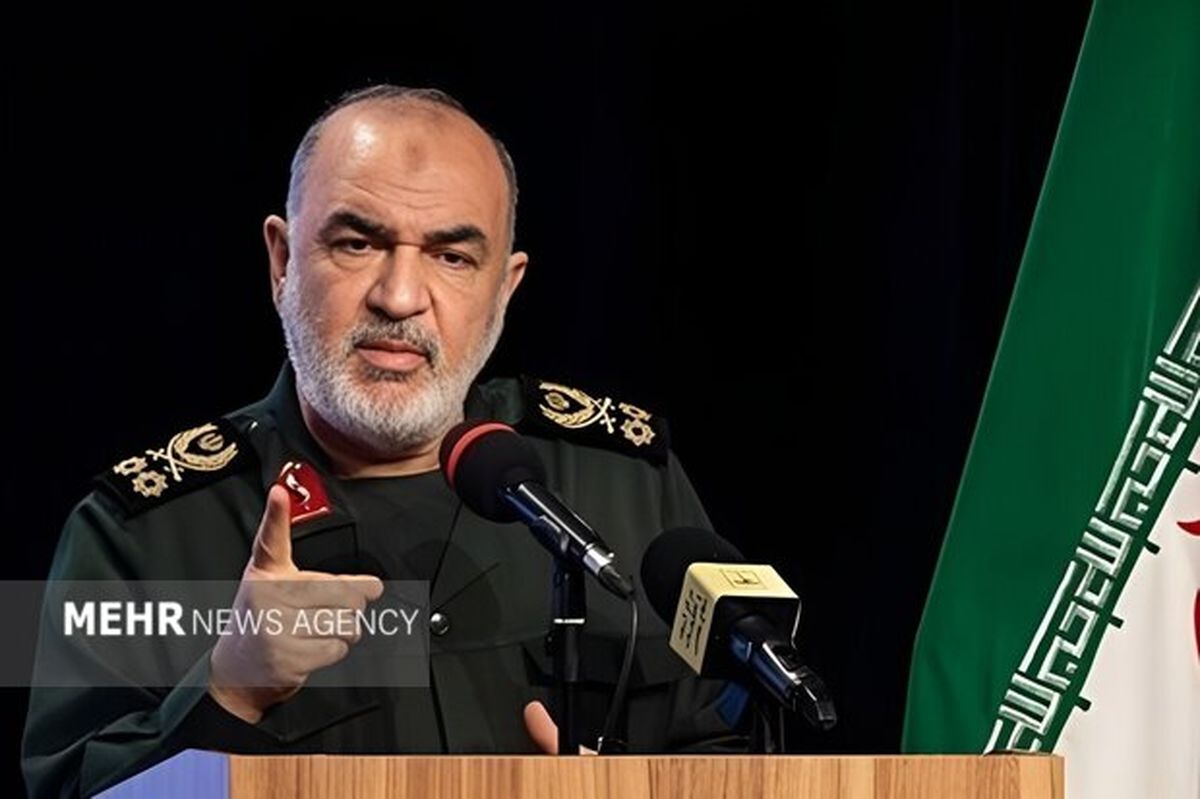 سردار سلامی: آماده رویارویی با هر سناریویی هستیم