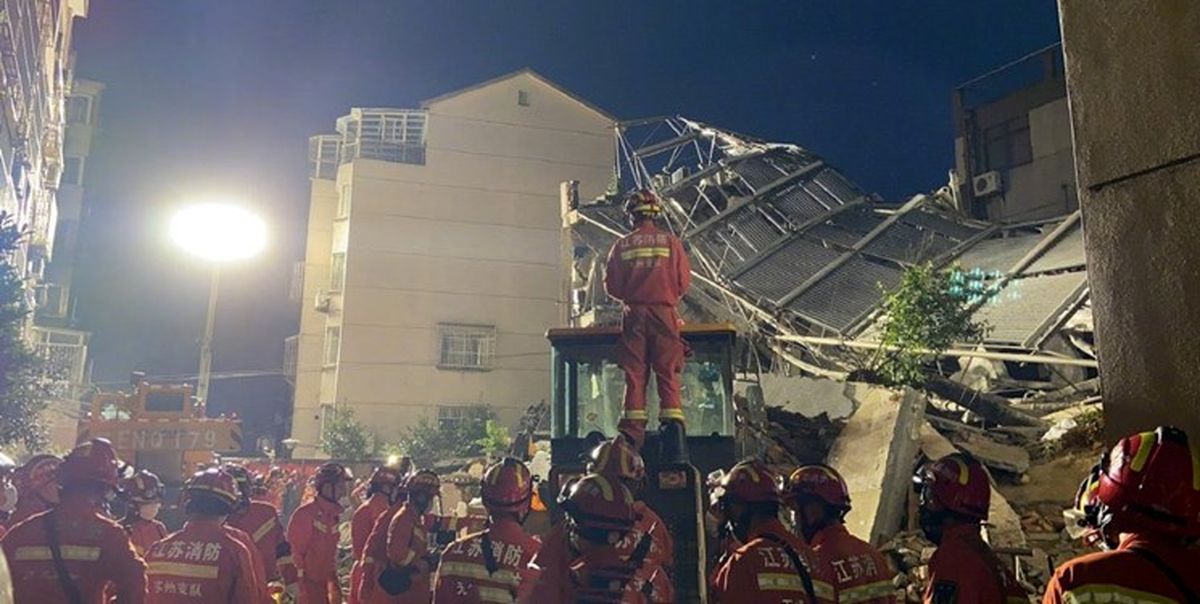 ریزش وحشتناک ساختمان یک هتل در چین +عکس