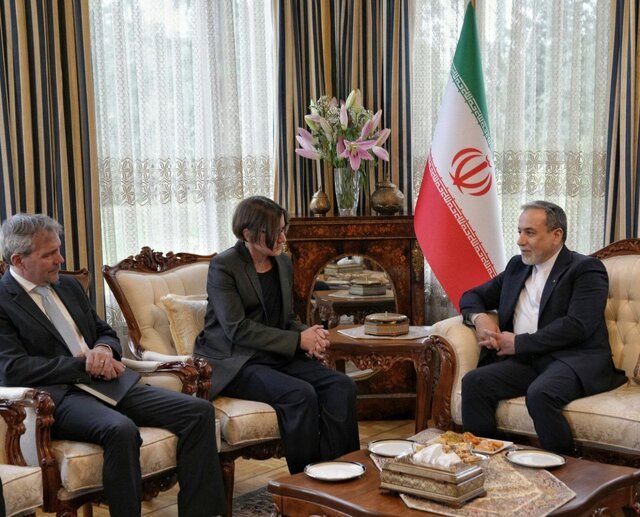 دیدار عراقچی با رئیس کمیته بین المللی صلیب سرخ