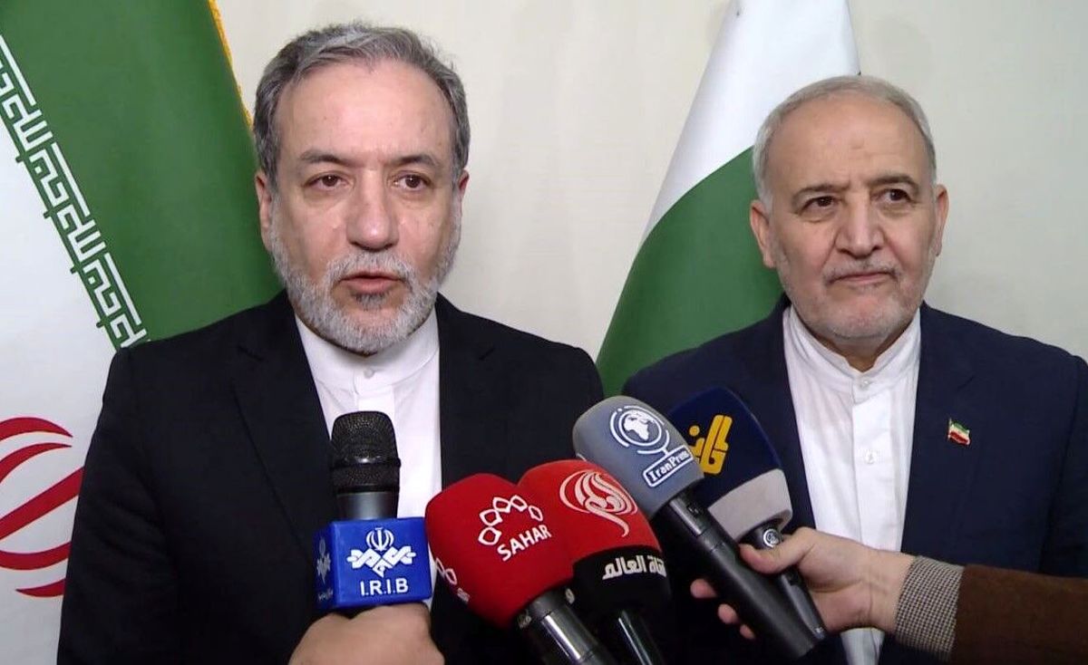 عراقچی: راهکارهای وزیرخارجه عمان درباره مذاکرات در حال بررسی است
