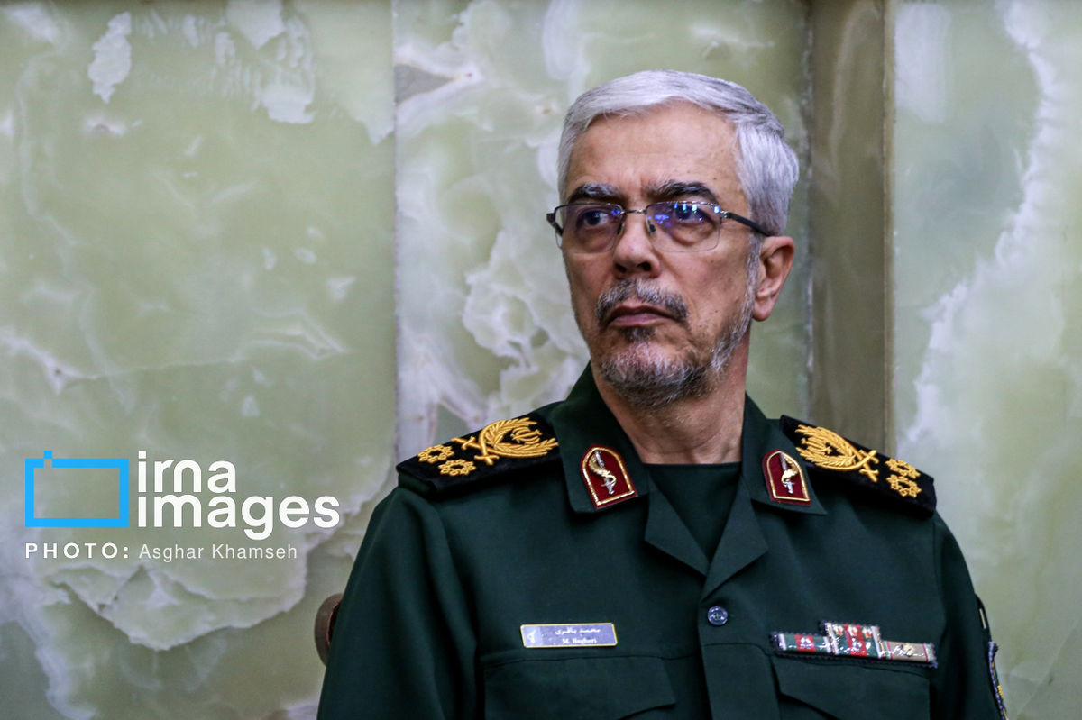 سرلشکر باقری: انسداد مرزهای شرقی با جدیت در حال انجام است