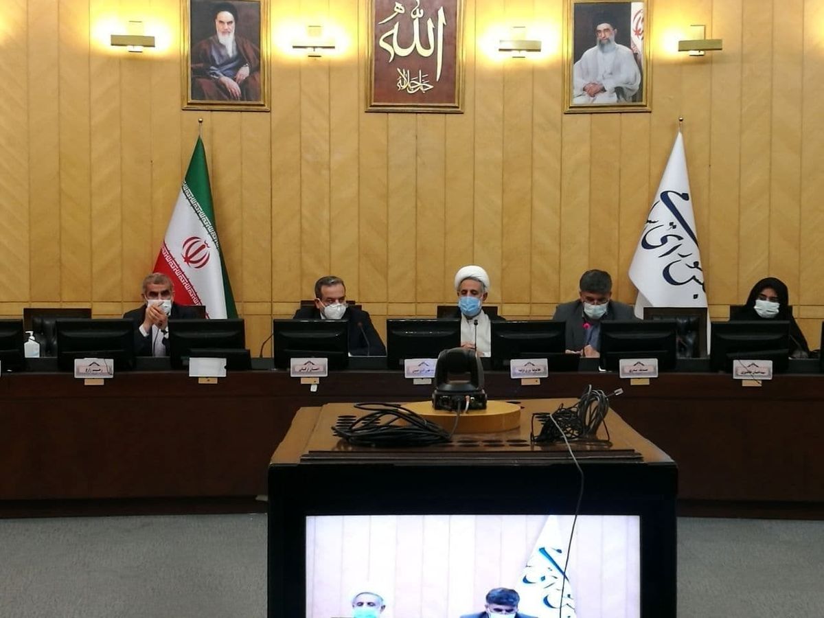 حضور عراقچی در کمیسیون امنیت ملی +عکس